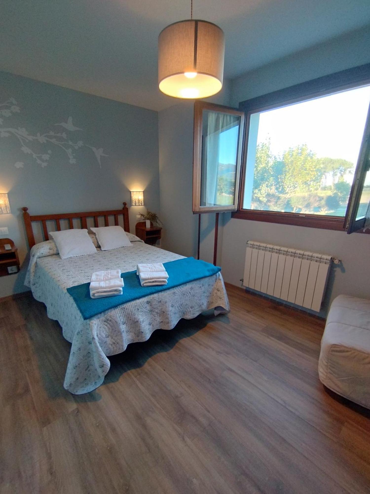 Apartamentos La Cruz De Paderne Navia Ruang foto