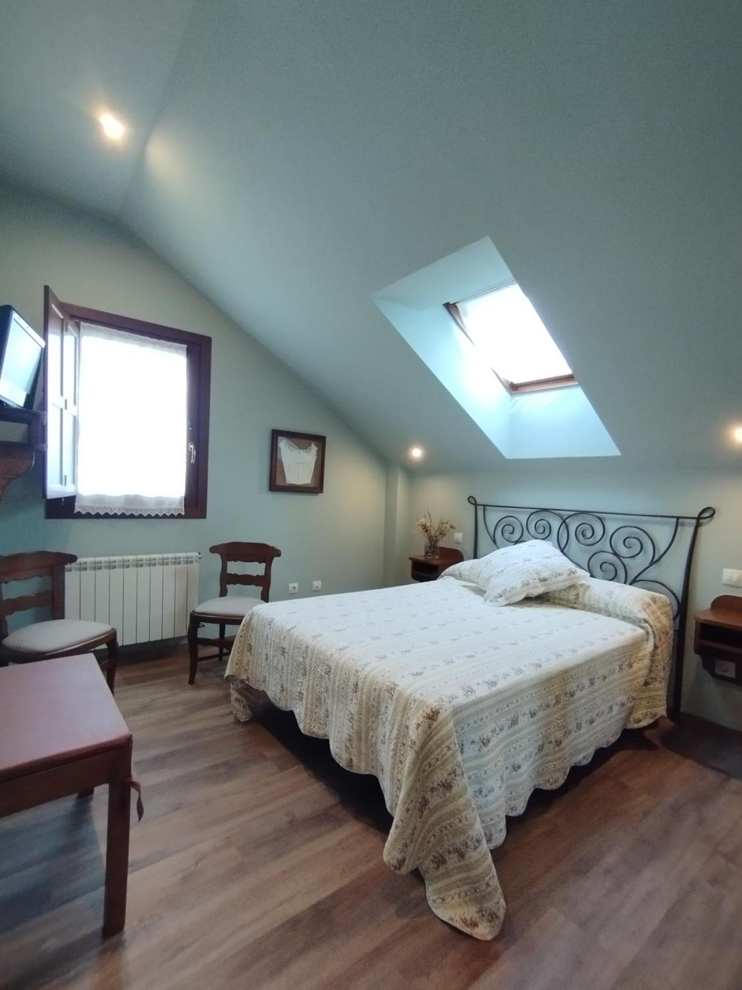 Apartamentos La Cruz De Paderne Navia Ruang foto