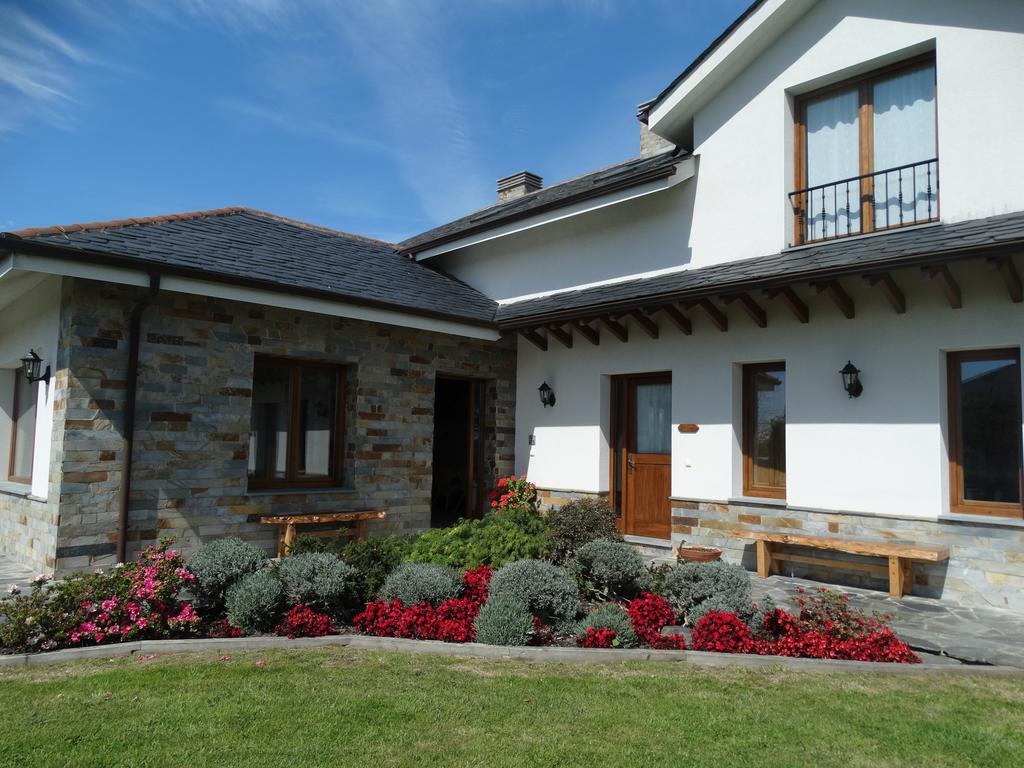 Apartamentos La Cruz De Paderne Navia Bagian luar foto